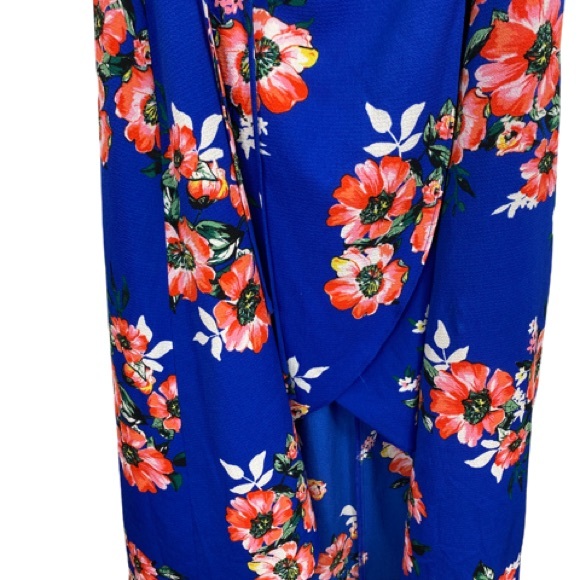 IZ Byer Beautiful floral dress add to your collection :) - Picture 7 of 9